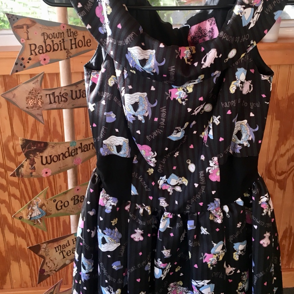 Rare style, of Japanese Alice in Wonderland dress. - Picture 2 of 8